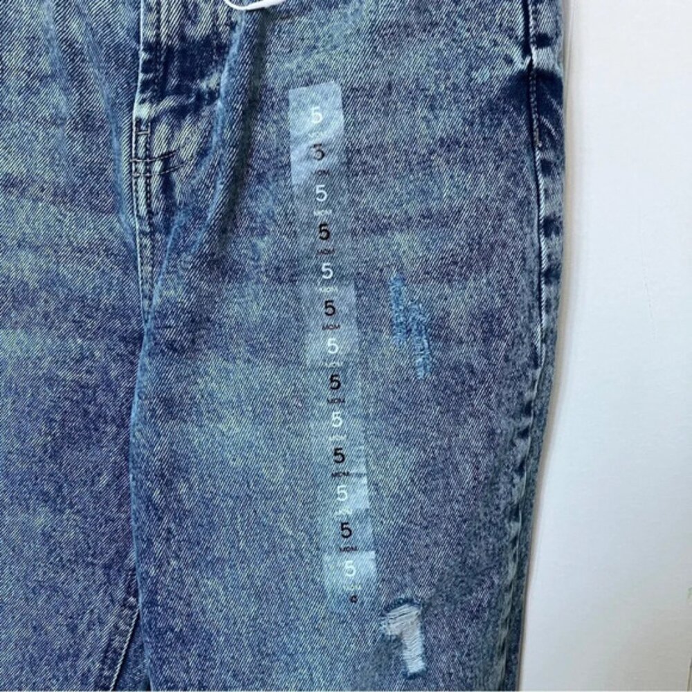 Ardene High Rise Mom Distressed Jeans - Picture 5 of 7